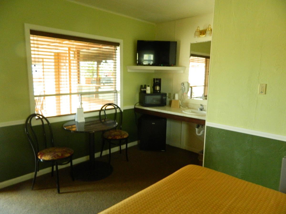 Country Motor Inn Livingston Eksteriør billede