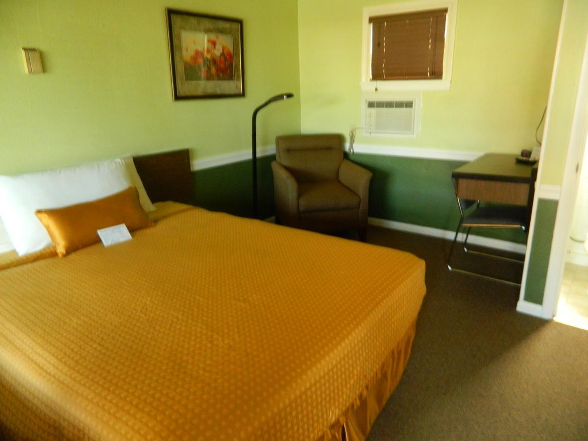 Country Motor Inn Livingston Eksteriør billede